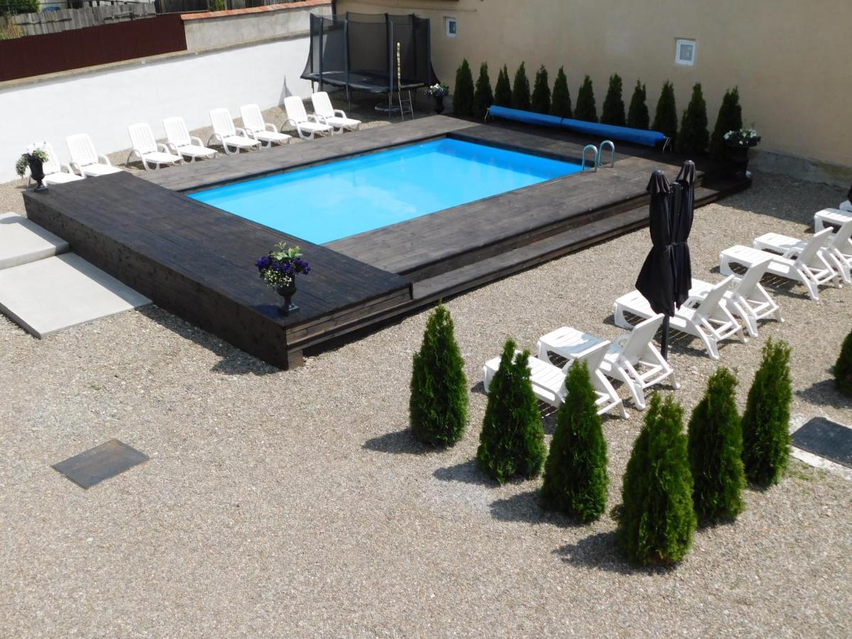 Mountain Vista Suites Zarnesti Ngoại thất bức ảnh