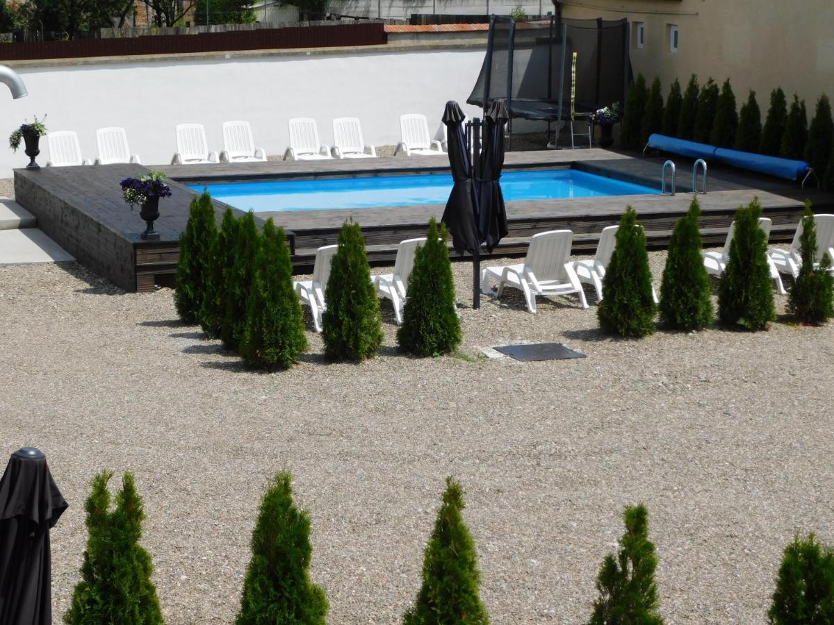 Mountain Vista Suites Zarnesti Ngoại thất bức ảnh