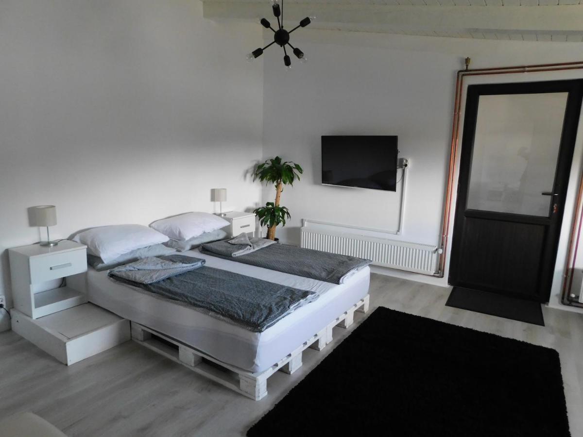 Mountain Vista Suites Zarnesti Ngoại thất bức ảnh